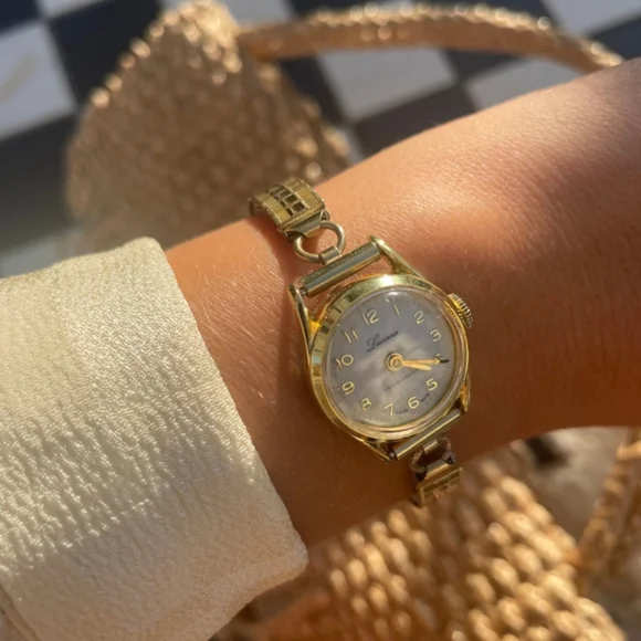Lucerne | Accessories | Rare Vintage 95s Mechanical Wind Up  display picture 1